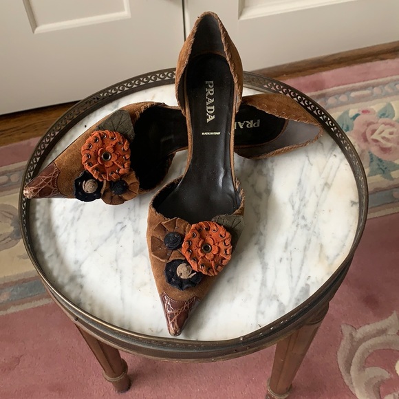 PRADA GORGEOUS SUEDE KITTEN HEELS WITH FLORAL DETAIL